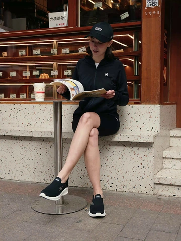 以后给老妈买鞋就认斯凯奇了