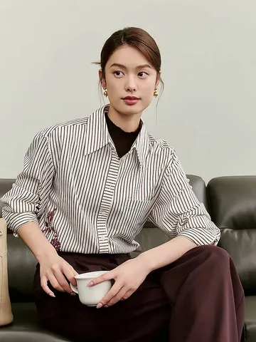 很多职场丽人的衣橱里都缺一件兼具舒适与质感的衬衫