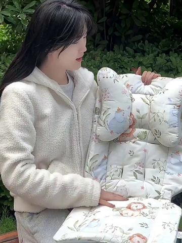 宝宝出行装备怎么选？这款坐垫闭眼入！