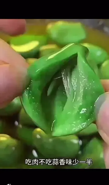一吃就忘不了的腊八蒜！开胃解腻真的很有一手