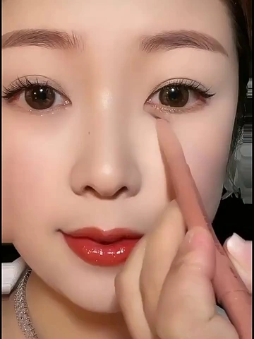 这辈子锁死这支眼线笔！持妆不晕太牛了😭