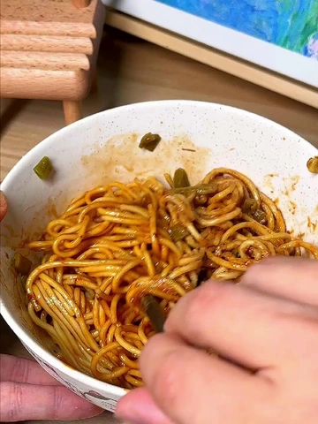 别再吃普通泡面啦！试试这碗热干面