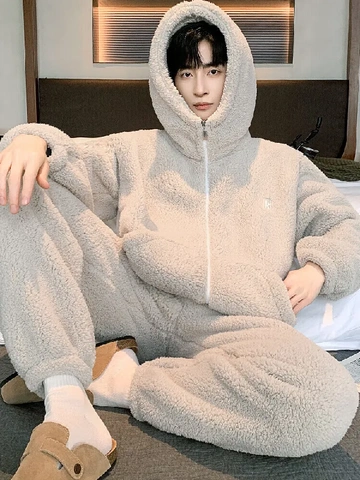 对于30 + 的男士来说，秋冬选睡衣真的是个难题😫