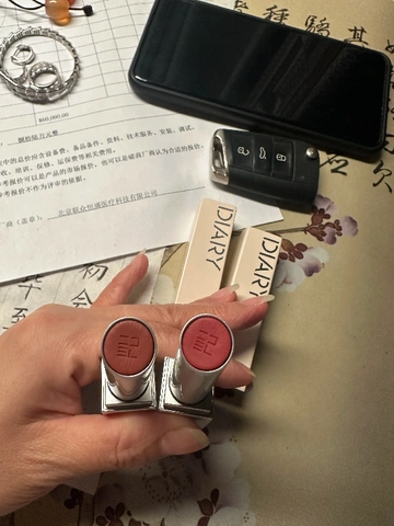 不同场合，不同唇色！完美日记樱花心动口红双支礼袋礼盒来袭