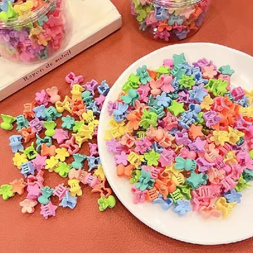女鹅的碎发有救了，可爱到犯规🥰