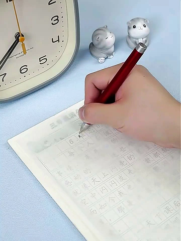 六品堂这是要在练字界“卷”出天际啊！