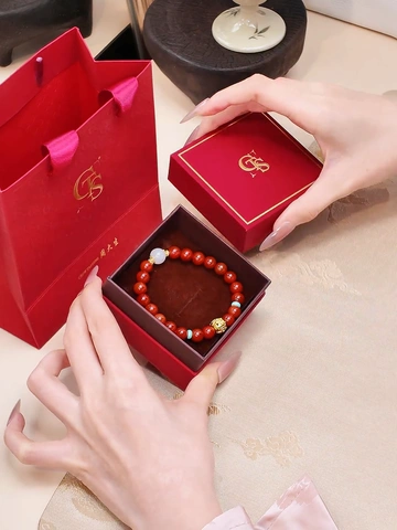 本命年女孩狂喜！这手串美到心巴上摘不下来了！