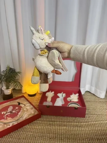 宝妈必看！这款新生婴儿礼盒简直是哄娃神器！