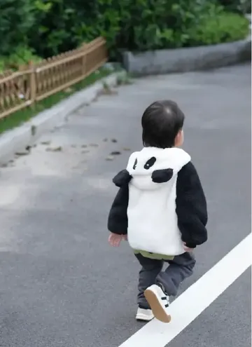 宝妈速进！这件外套把宝宝可爱晕了😜
