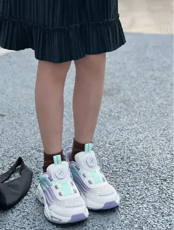 孩子的运动鞋终于选对了！