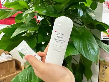 肌肤嘭弹紧致，红蛮腰精华霜真的绝~