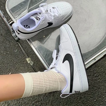 👟耐克小白鞋，时尚百搭新风尚！